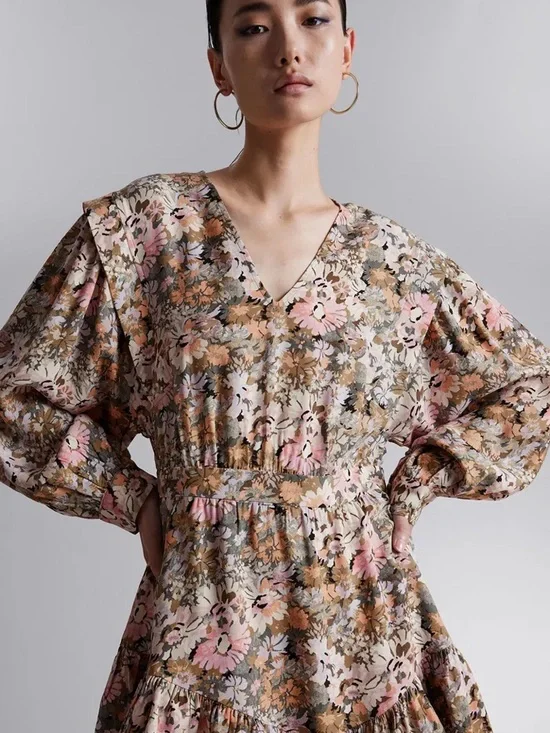 Voluminous V-Cut Floral Mini Dress with Ruffle Shoulders - Picture 2 of 5